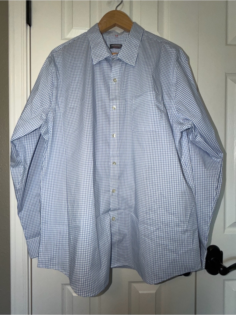 Van Heusen Men’s Long Sleeve Blue Button Down Shirt Size XL 17-17 1/16